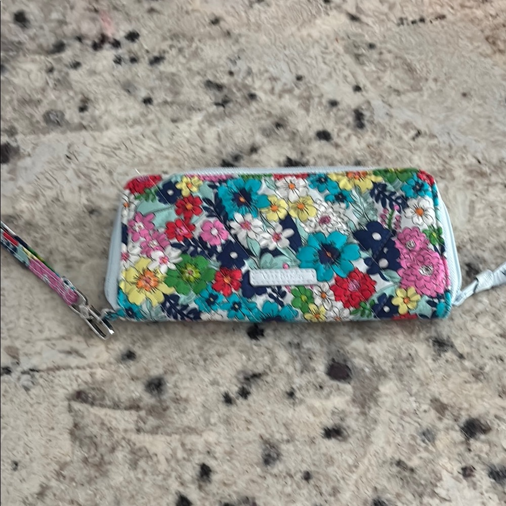 Vera Bradley limited edition Floral Zip-Around Wallet
